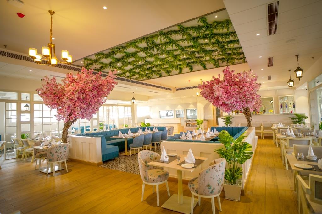 Crescent Restaurant Image 3
